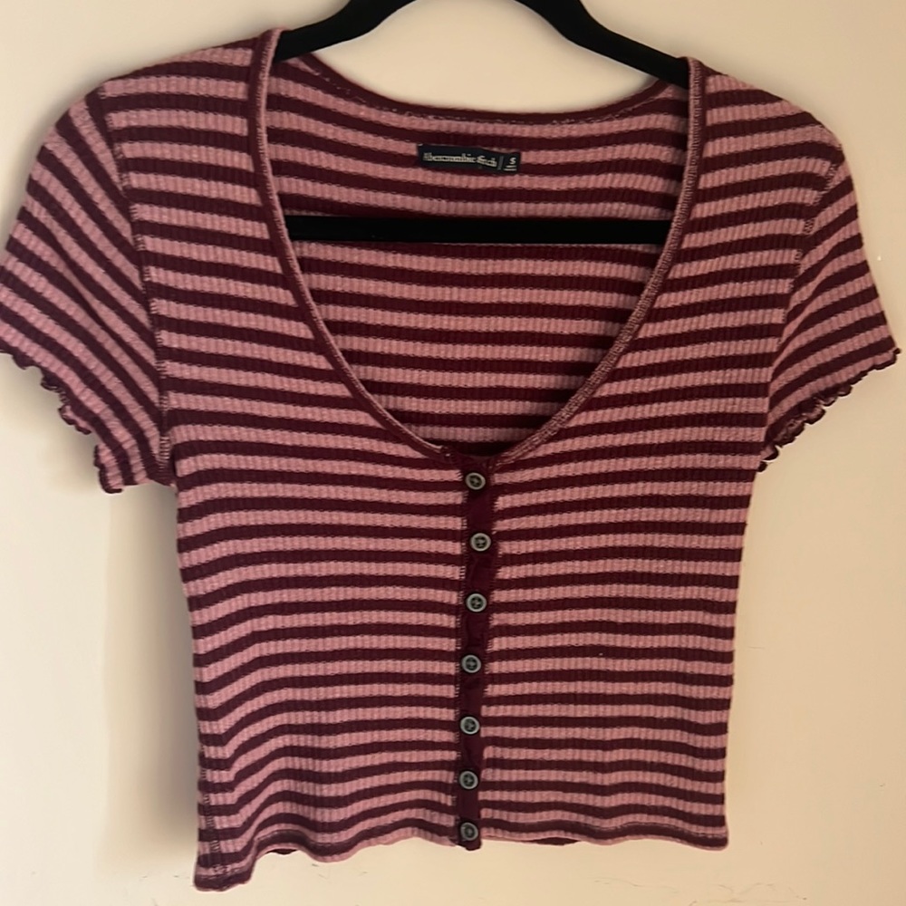 Abercrombie & Fitch Striped Crop Top with Ruffled Sleeves S